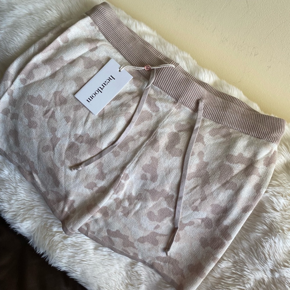 💗 Heartloom Dani Cool Camo Drawstring Waist Shorts Large Pebble, large - Picture 3 of 6